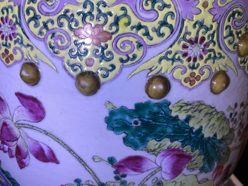 A Chinese famille rose 'ducks in a lotus pond' garden seat, 19th C.